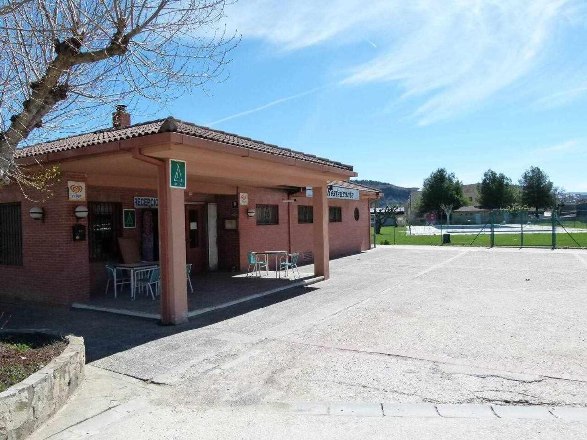 Bungalow & Camping Fuente De Regrustan Граус Екстериор снимка